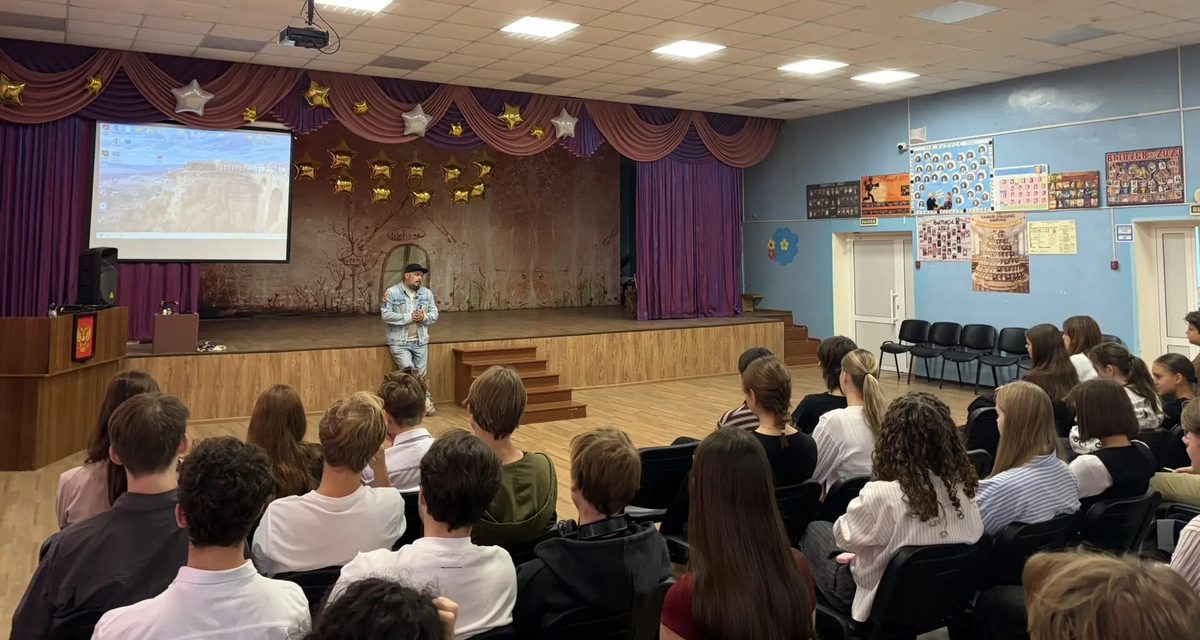 Создатель школы моделей «Арбуз» рассказал школьникам Волжского о пути в бизнесе