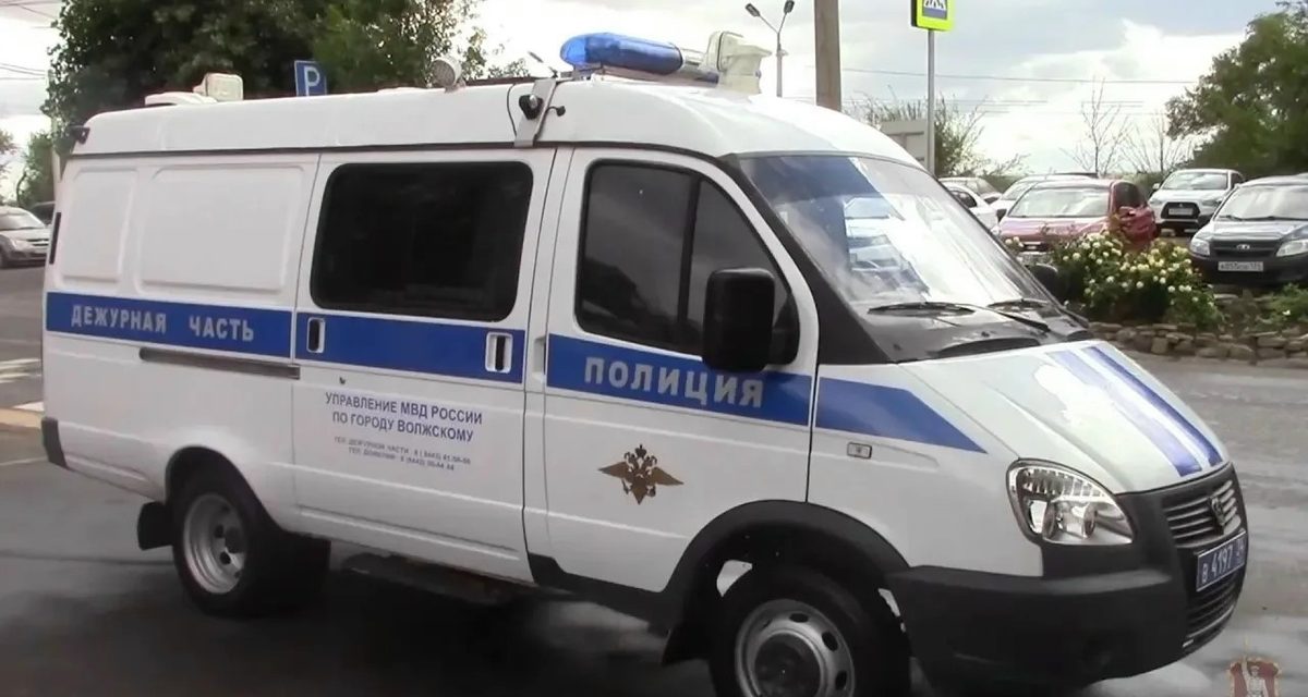 Волжанин оборудовал на отцовском участке жильё для иностранцев, а в складе устроил цех плитки